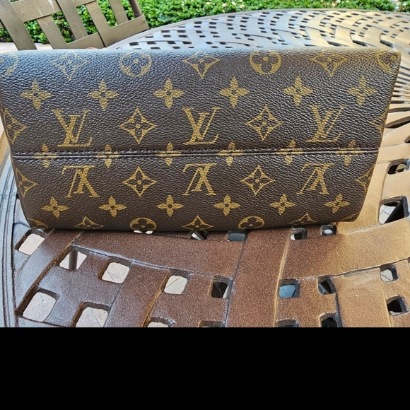 louis Vuitton handbags - Picture 10 of 11